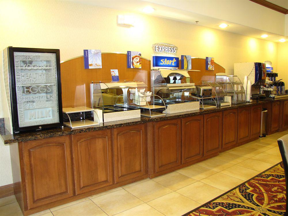 Holiday Express & North By Ihg Hotel 3*